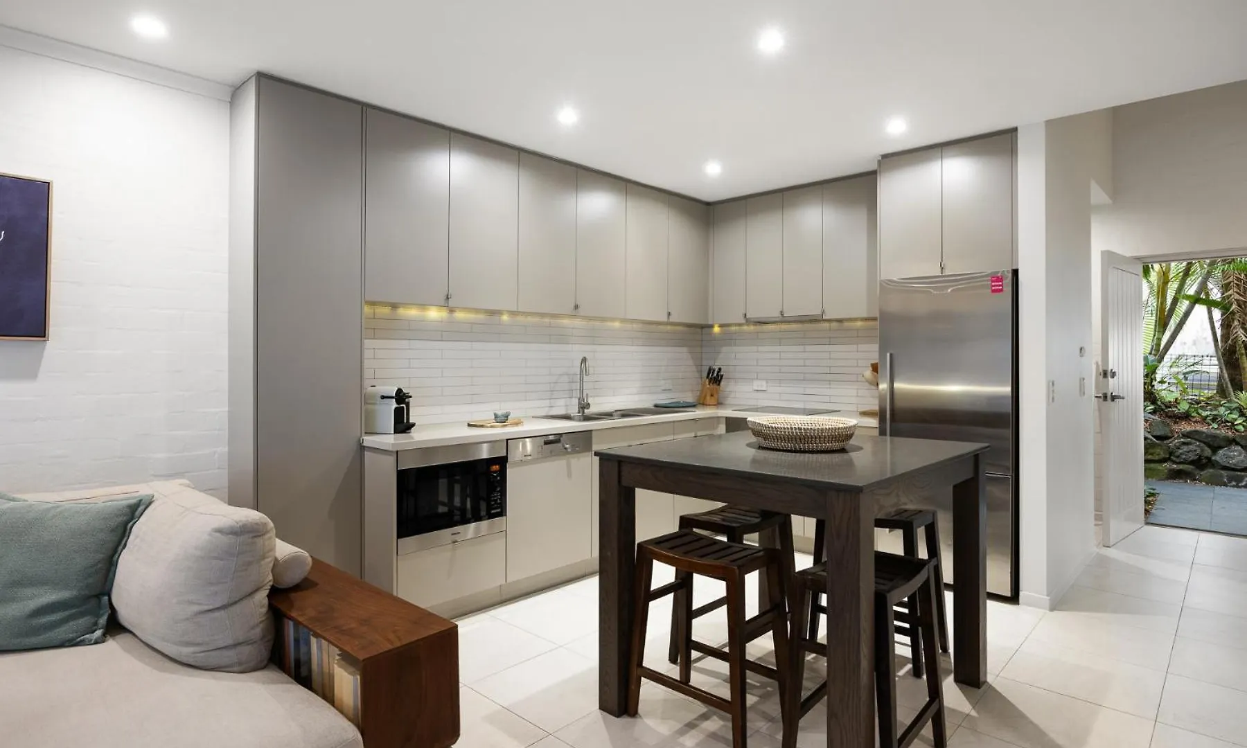 Apartment Coastal Serenity At Little Cove Noosa Heads